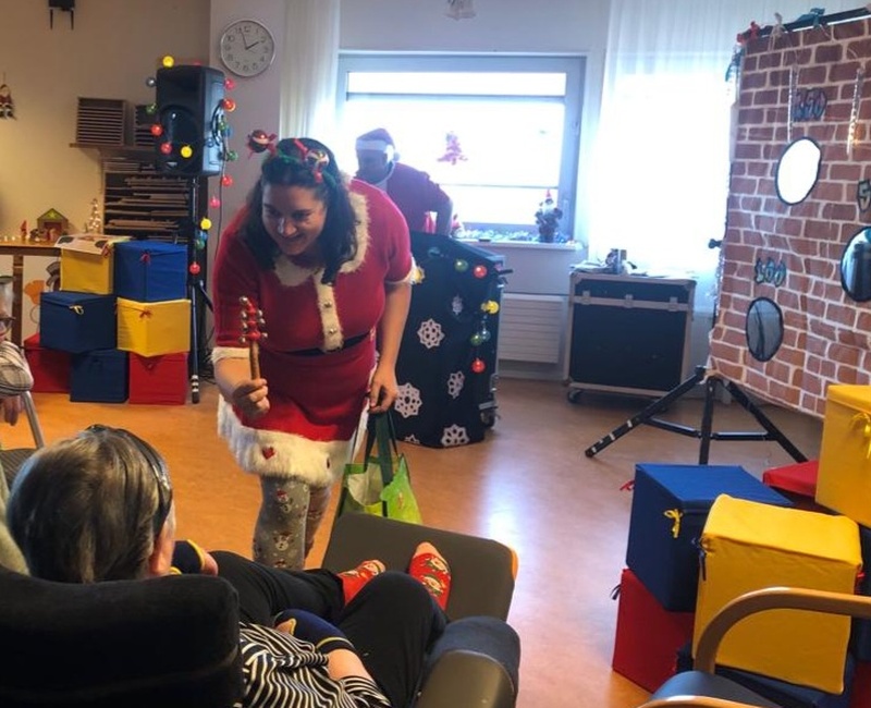 Kerstshow voor ouderen en gehandicaptenzorg